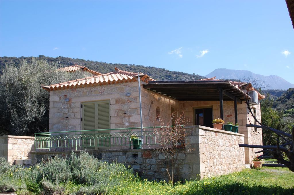 Amoni Holiday Homes Kardamyli Exterior photo