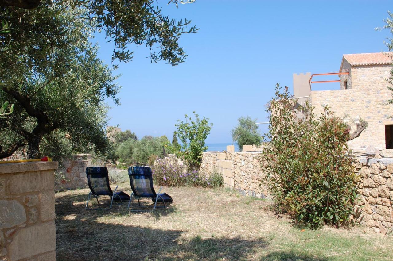 Amoni Holiday Homes Kardamyli Exterior photo